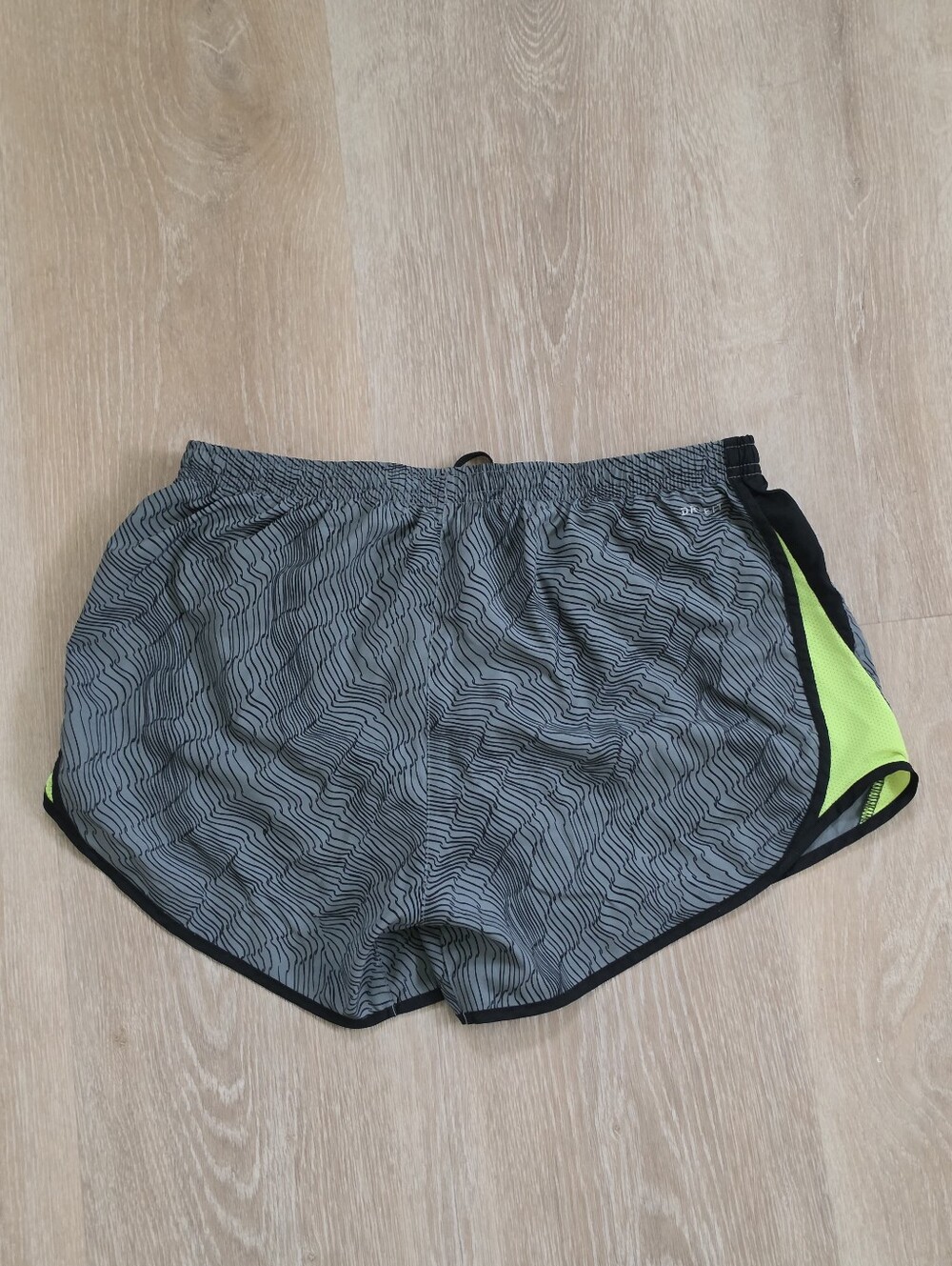 Nike Dri Fit Running Shorts Size M - Picture 4 of 4